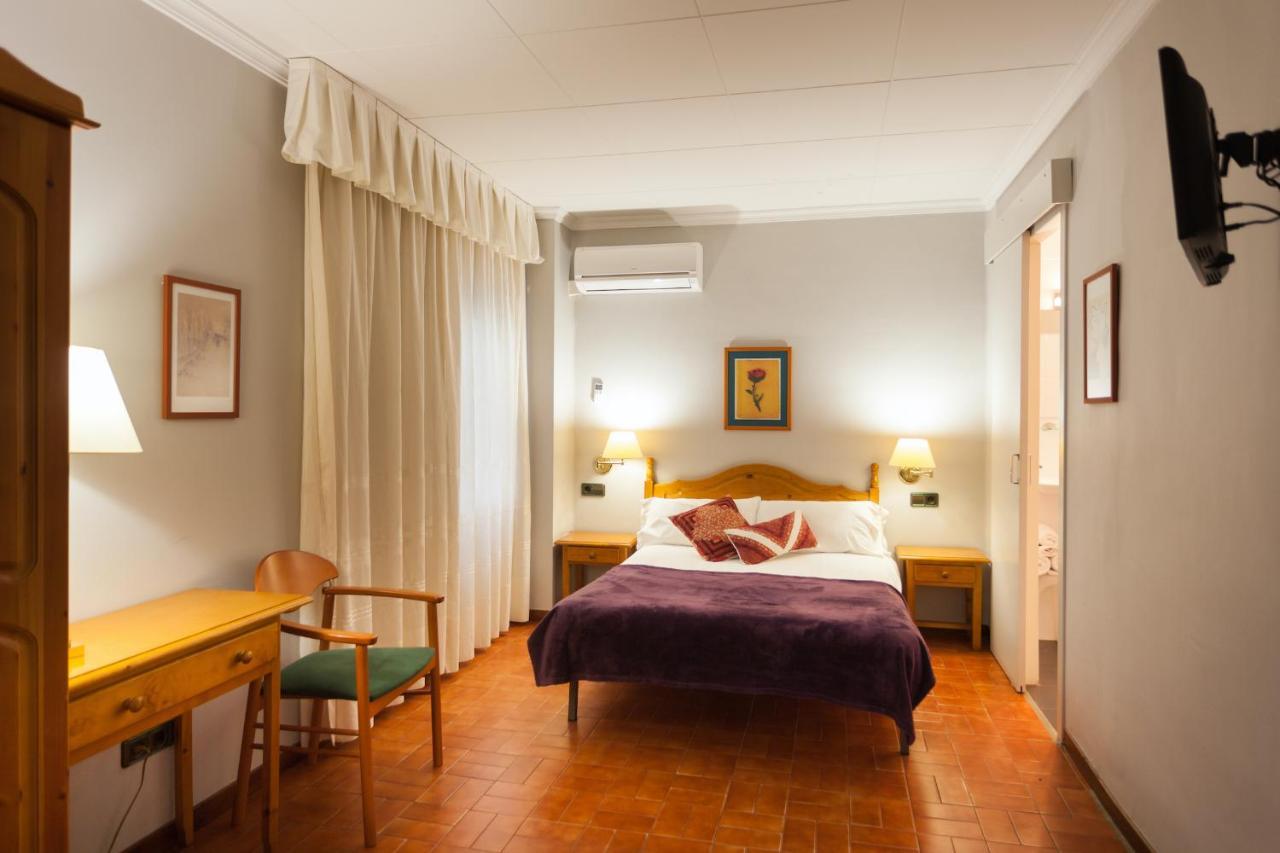 Hostal Restaurant Roma Cubells Exteriér fotografie